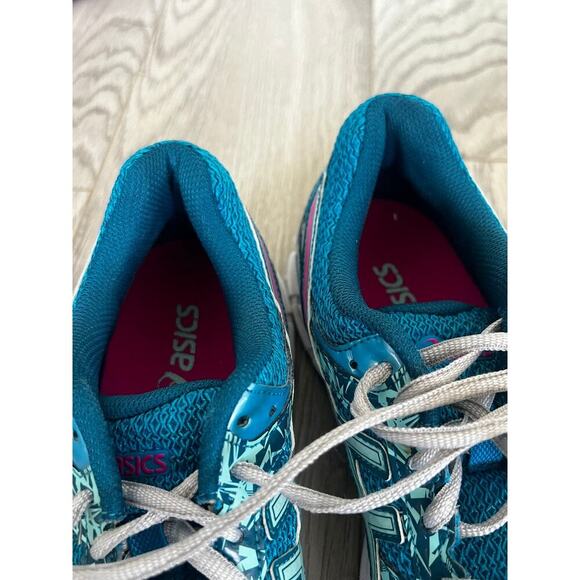 Asics Gel Excite Teal running shoes size 8, gently used - Picture 6 of 7